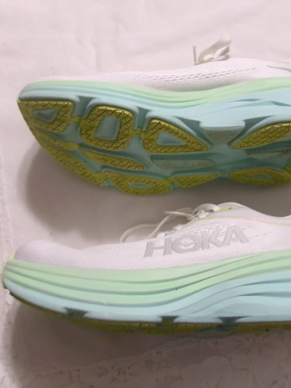 Women's HOKA ONE ONE BONDI 8 White With Green & Blue  Size 7 1/2 B